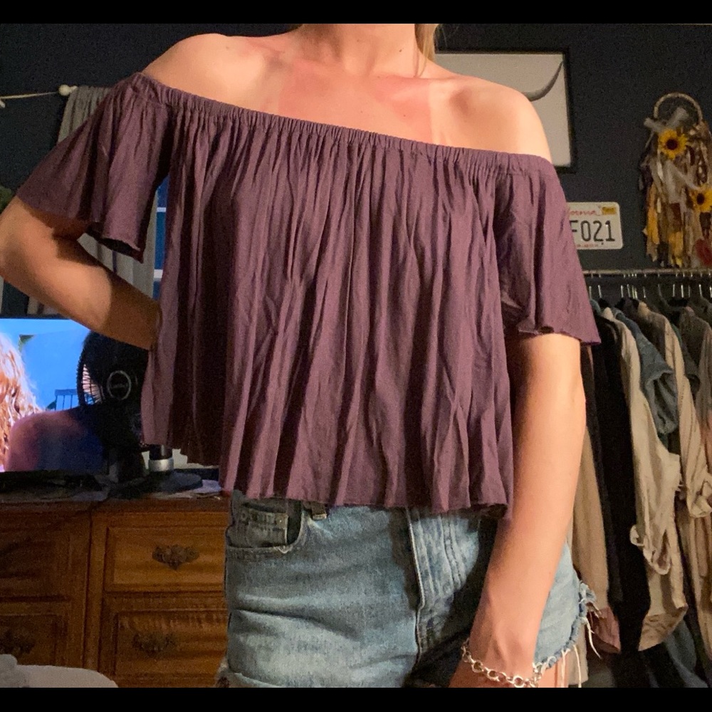 urban outfitters flowy off the shoulder shirt